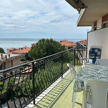Appartamento Angela Riva Ligure Exterior foto